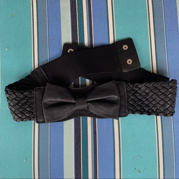 🍒💣 Faux leather pinup inspired bow belt - Picture 7 of 8